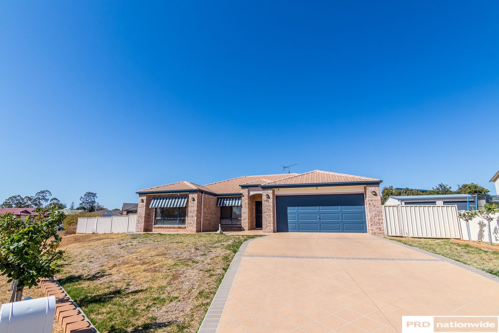 32 Morilla Street TAMWORTH 2