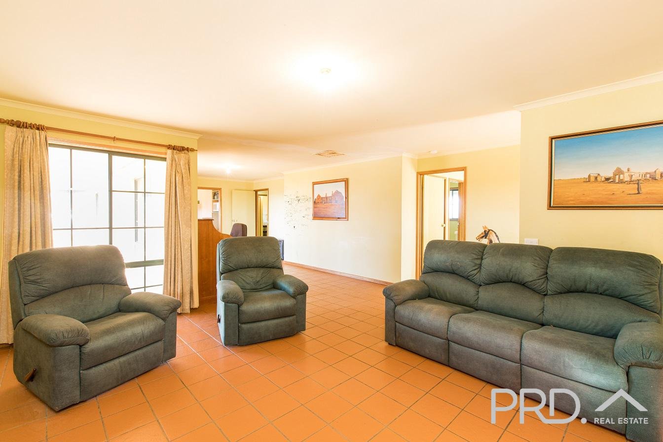 32 Myall Lane MERBEIN 8