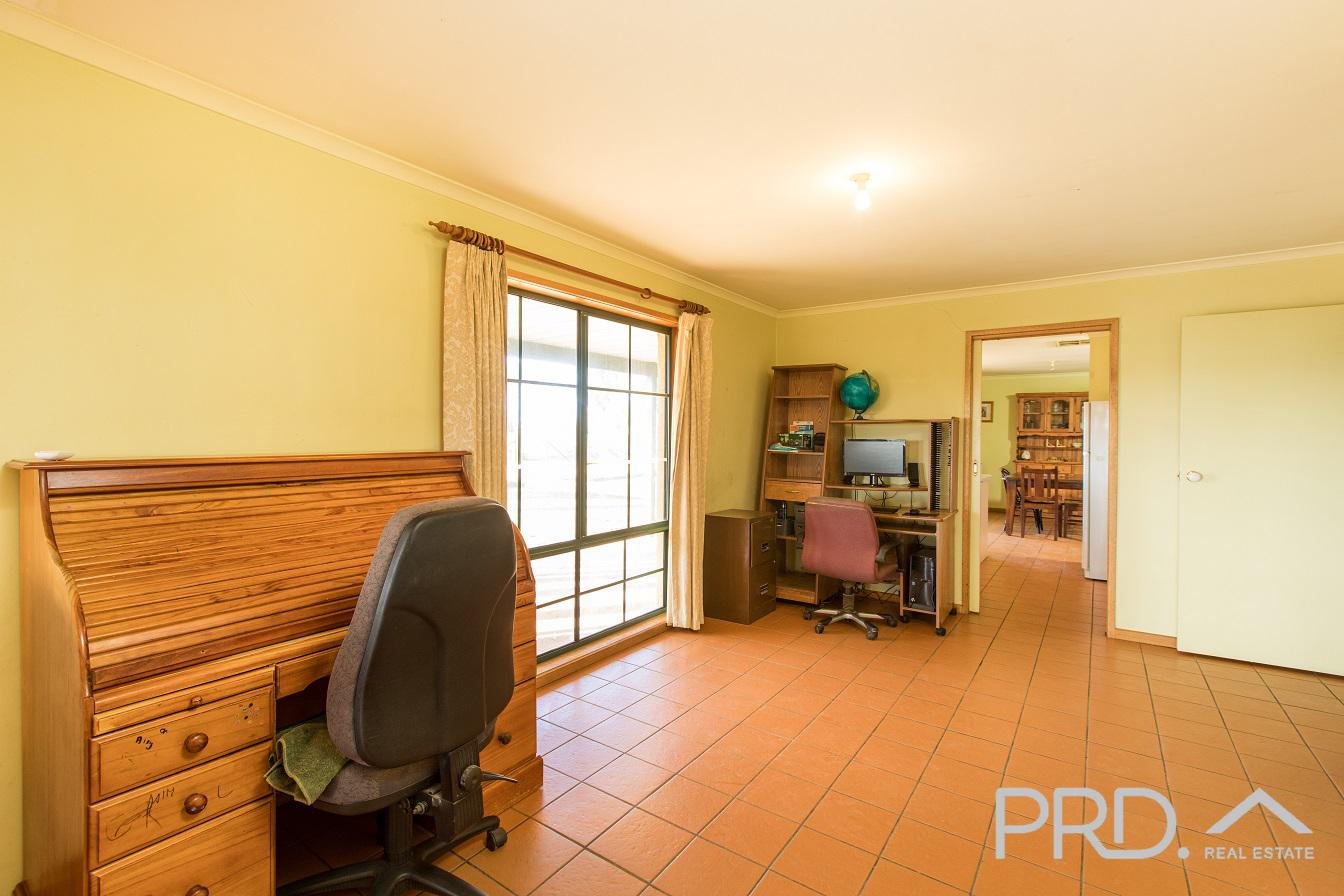 32 Myall Lane MERBEIN 10