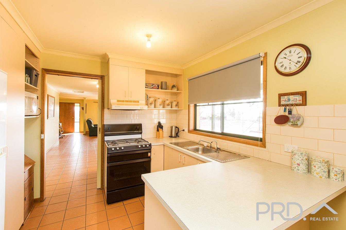 32 Myall Lane MERBEIN 12