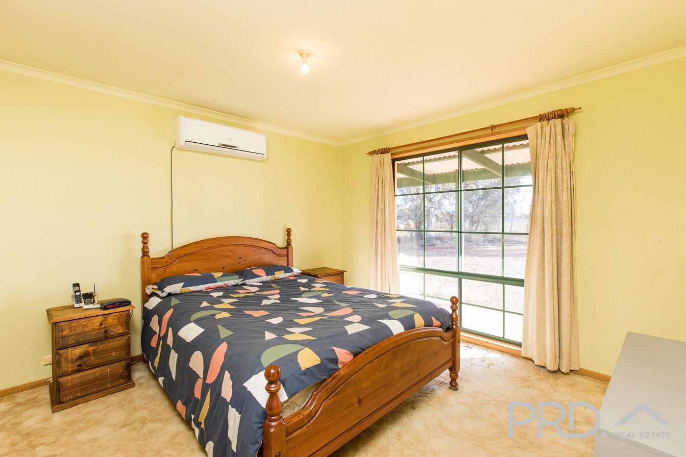 32 Myall Lane MERBEIN 14