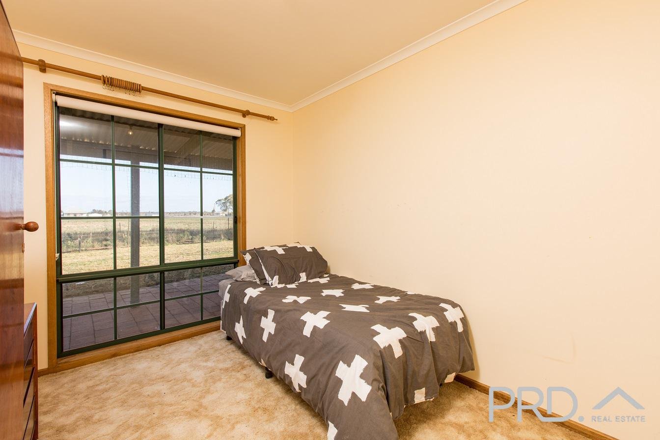 32 Myall Lane MERBEIN 16