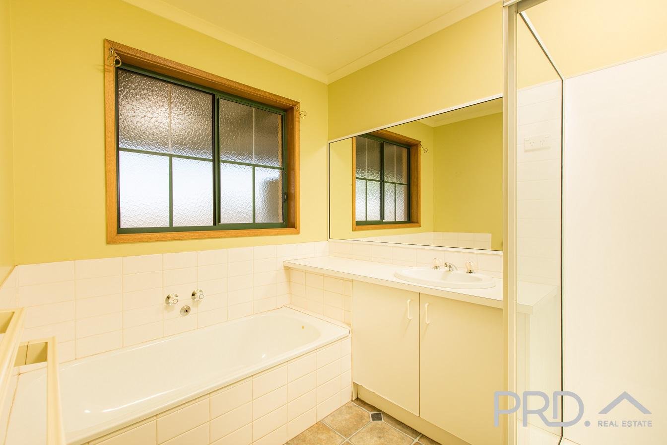 32 Myall Lane MERBEIN 17