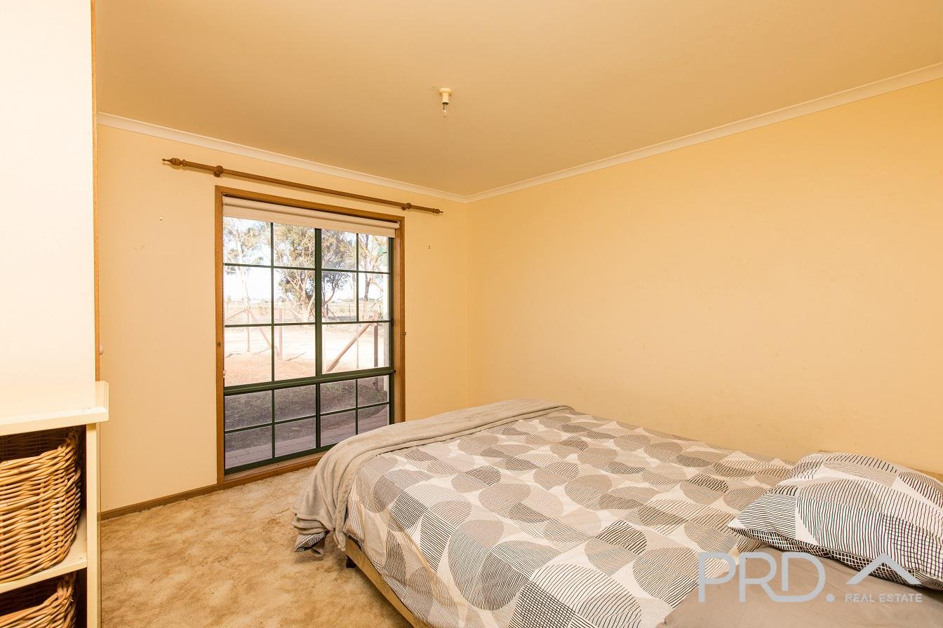 32 Myall Lane MERBEIN 18