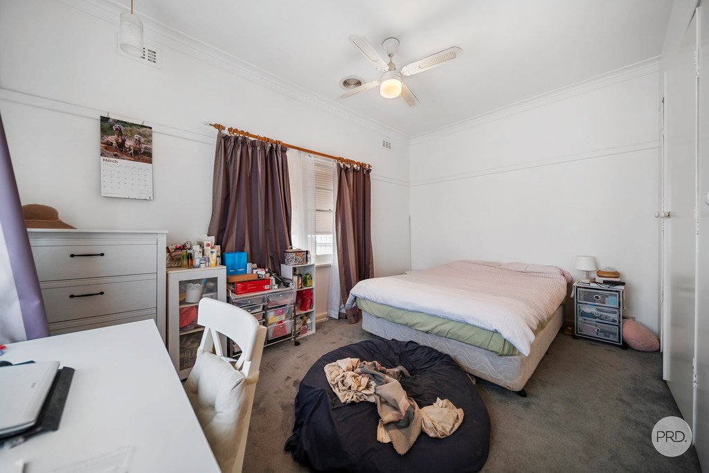 32 Neale Street KENNINGTON 7