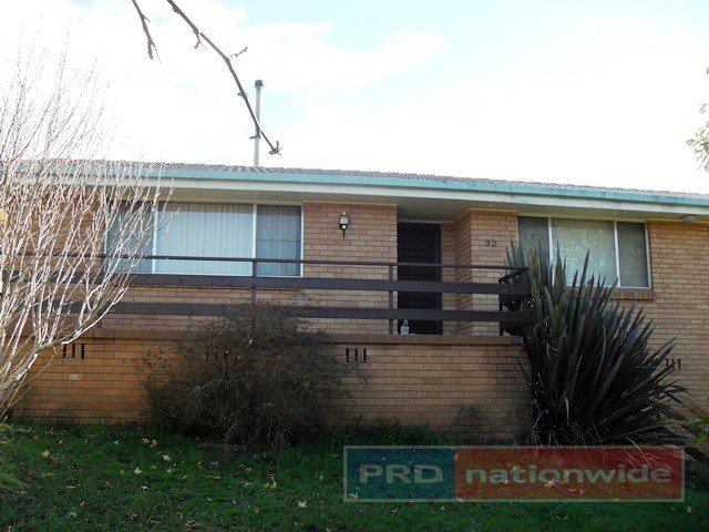 32 Nellis Street BATLOW 1