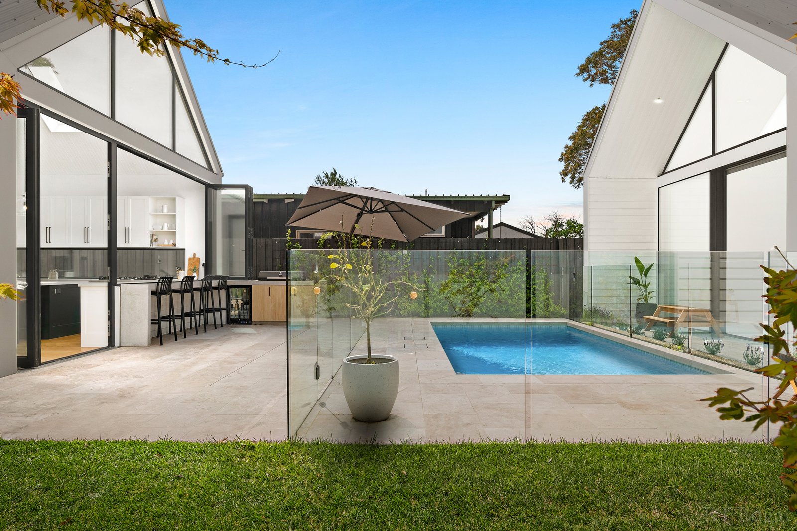 Real Estate and Property in 32 Northcliffe Road, Edithvale, VIC