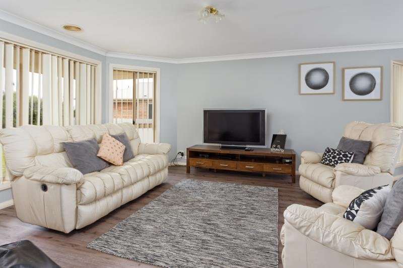 32 Nunkeri Street GLENFIELD PARK 2