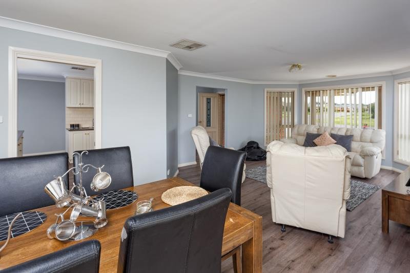 32 Nunkeri Street GLENFIELD PARK 3