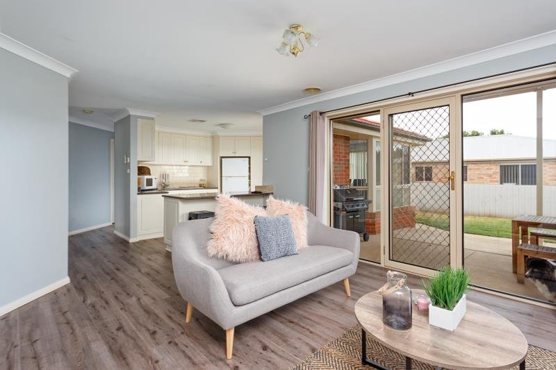 32 Nunkeri Street GLENFIELD PARK 5