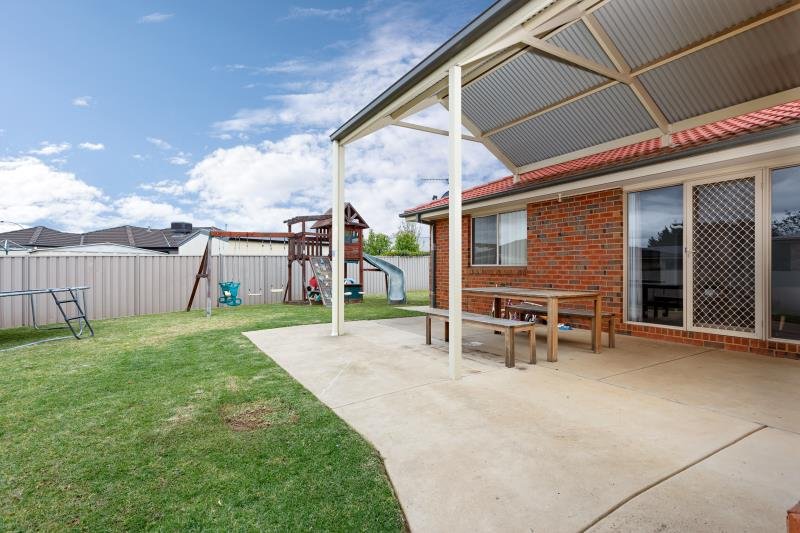 32 Nunkeri Street GLENFIELD PARK 9