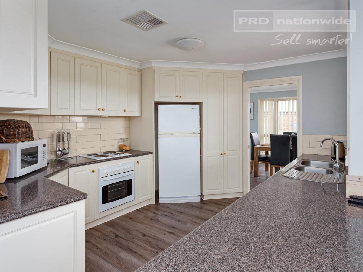 32 Nunkeri Street GLENFIELD PARK 2