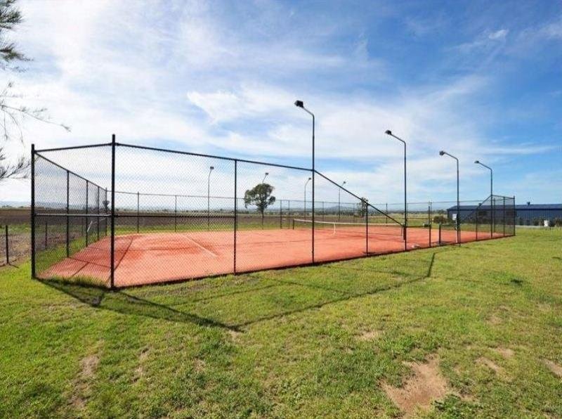 32 Palmer Drive TAMWORTH 8