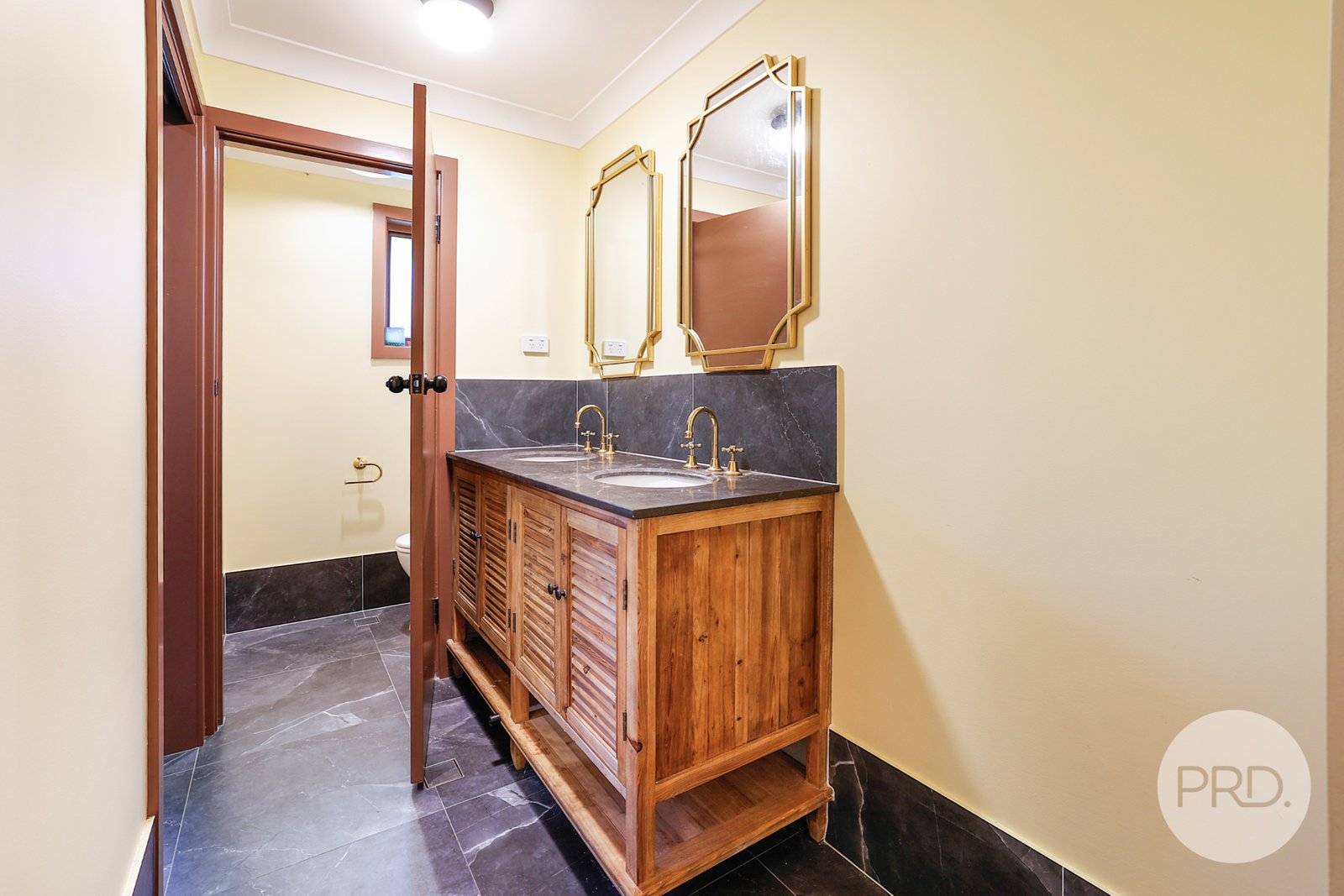 32 Panorama Road TAMWORTH 5