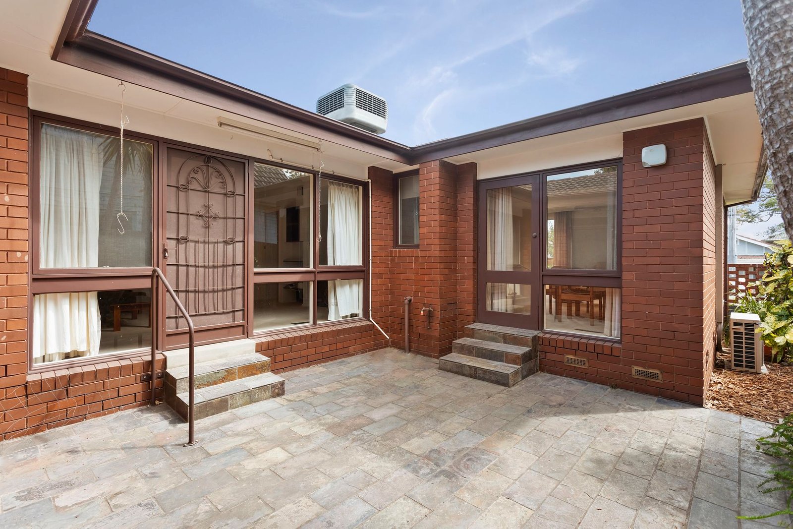 Real Estate and Property in 32 Park Street, Elsternwick, VIC