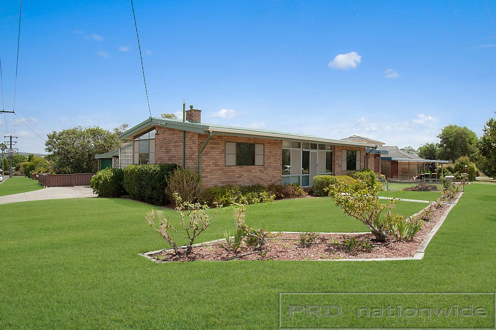 32 Pasedena Crescent BERESFIELD 1