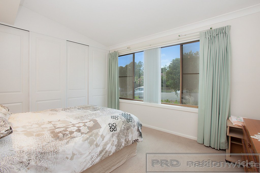 32 Pasedena Crescent BERESFIELD 12