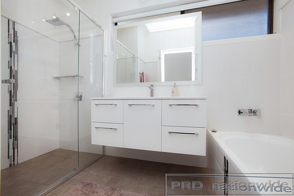 32 Pasedena Crescent BERESFIELD 13