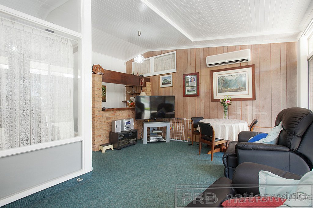 32 Pasedena Crescent BERESFIELD 11