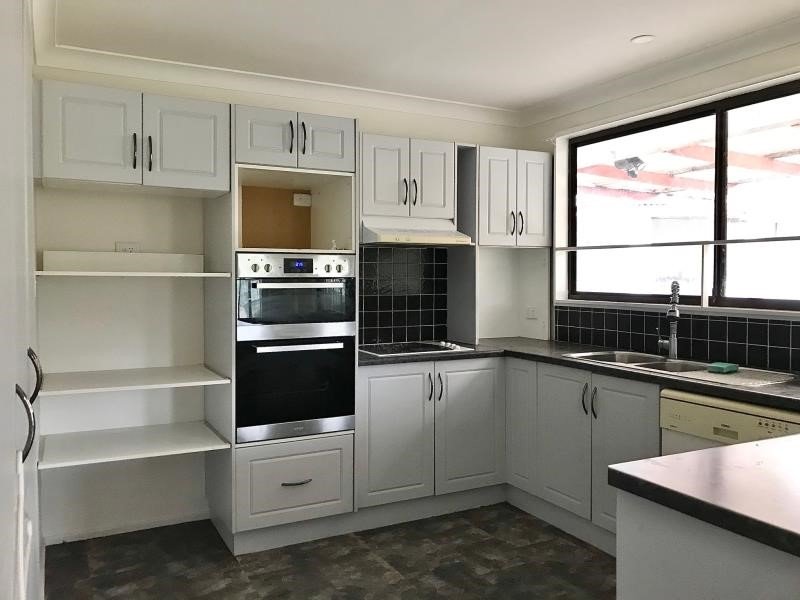 32 Peel Street TAMWORTH 3