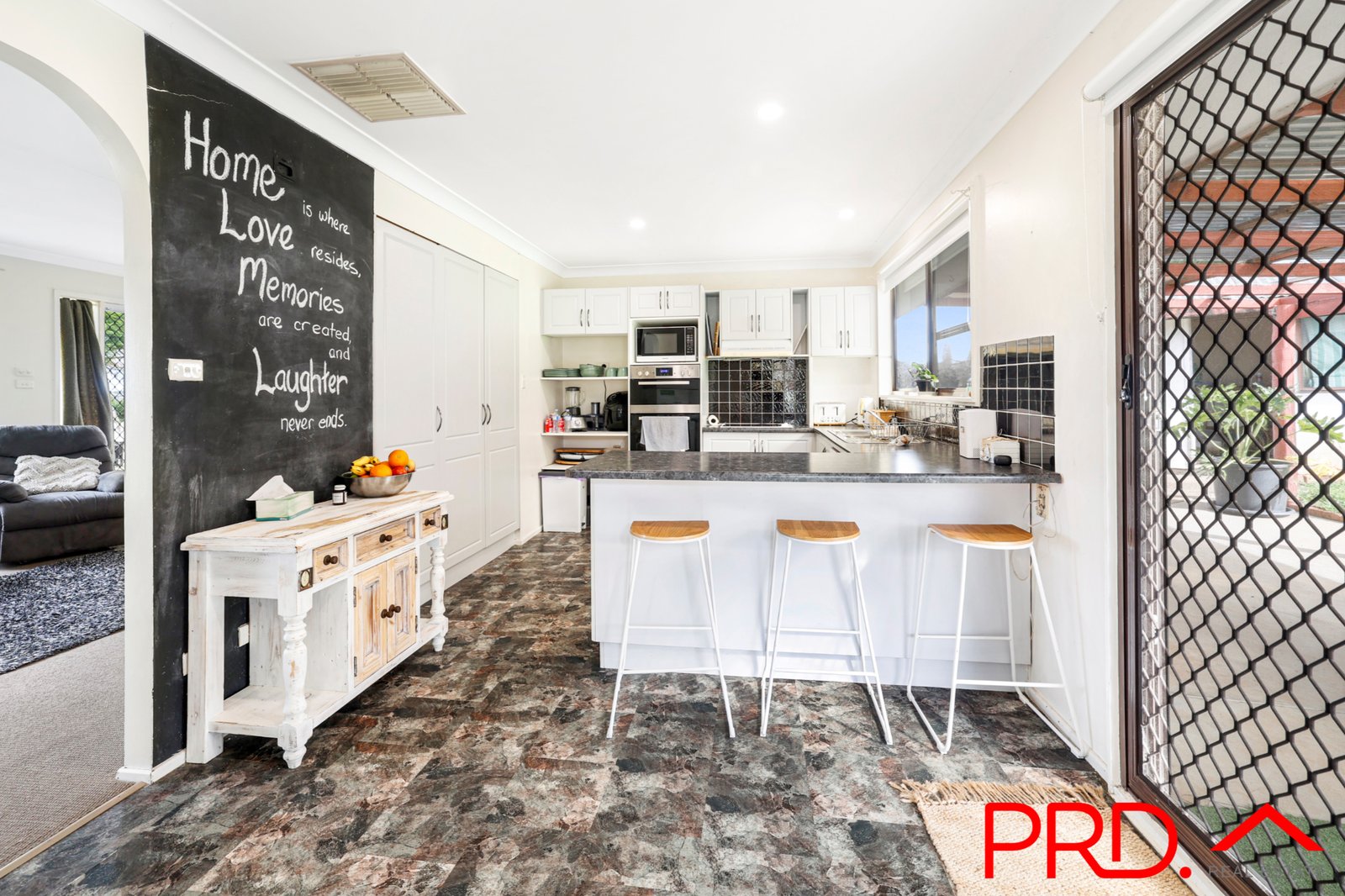 32 Peel Street TAMWORTH 3