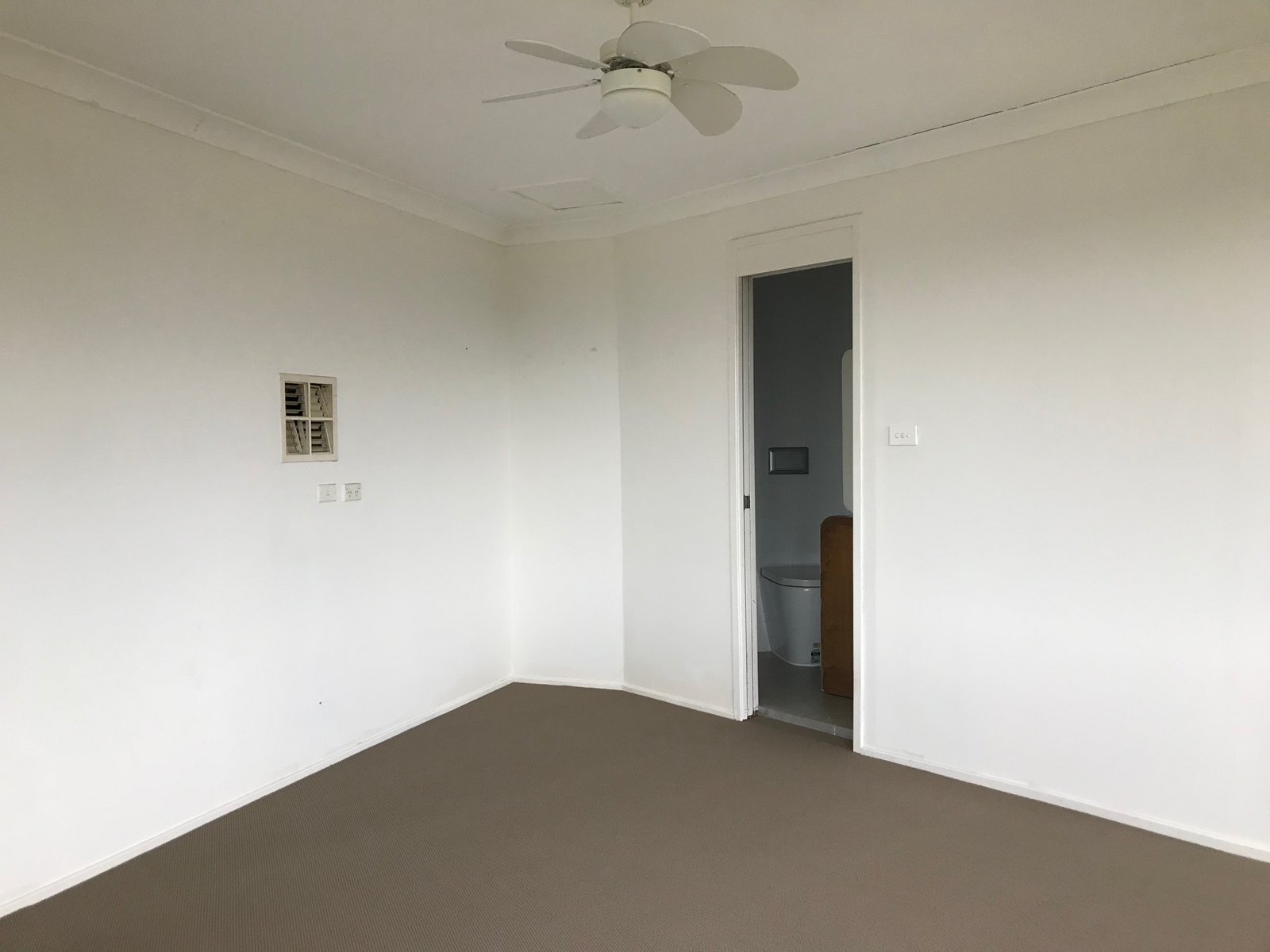 32 Peel Street TAMWORTH 2