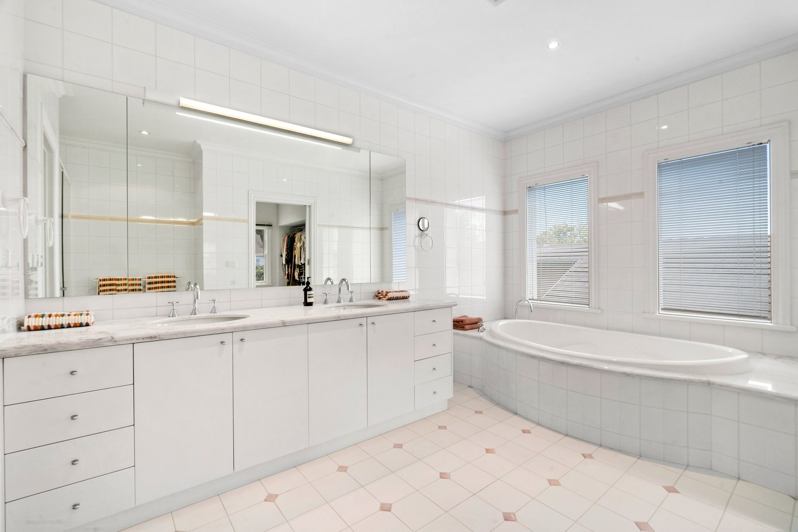 Real Estate and Property in 32 Pental Road, Caulfield North, VIC