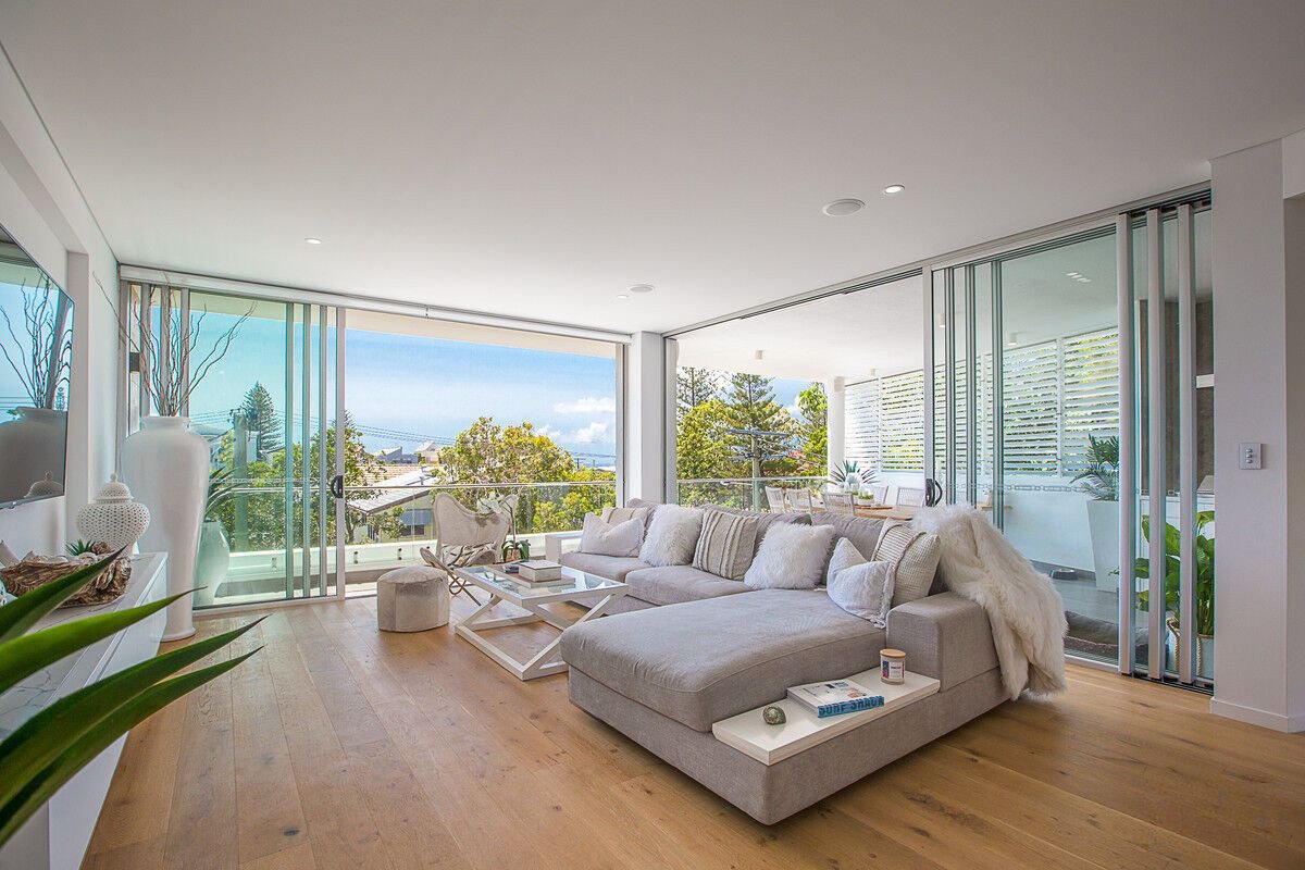 3/2 Petrel Avenue Mermaid Beach 3