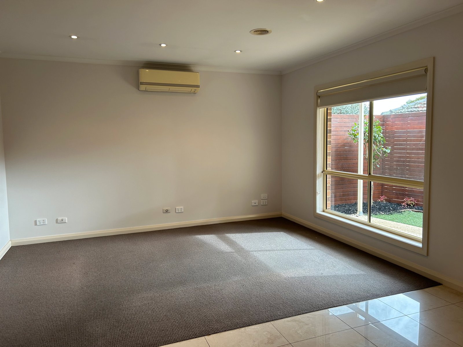 Gallery: 3/2 Pickett Crescent
