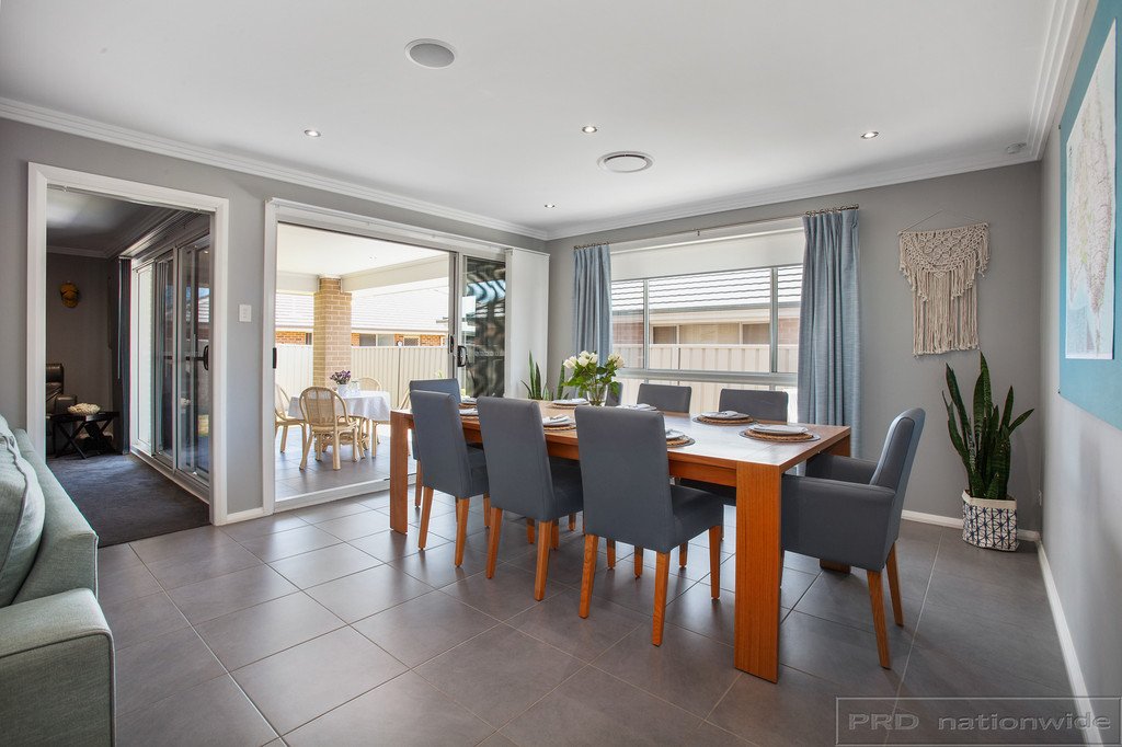 32 Portabello Crescent THORNTON 8