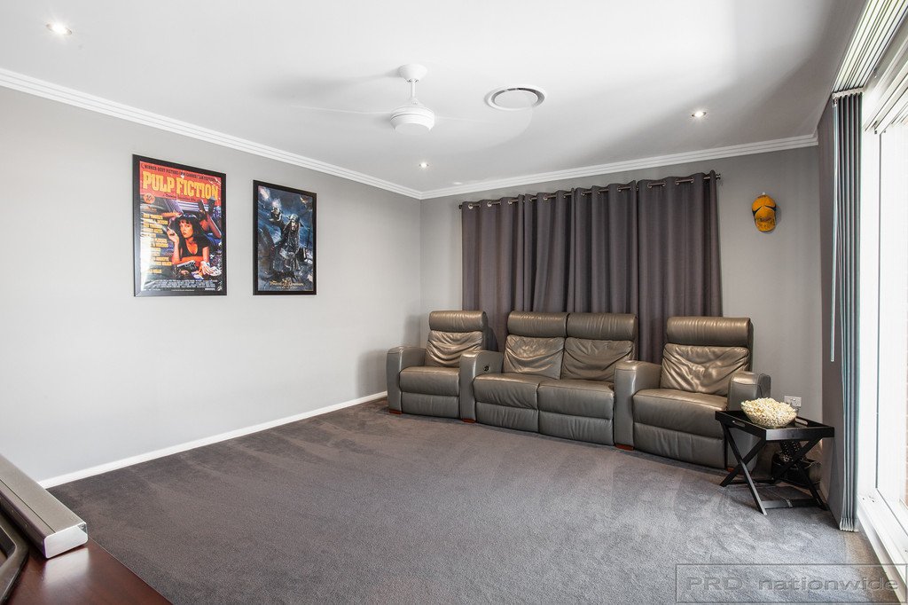 32 Portabello Crescent THORNTON 13