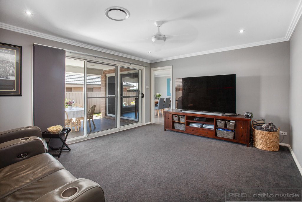 32 Portabello Crescent THORNTON 14