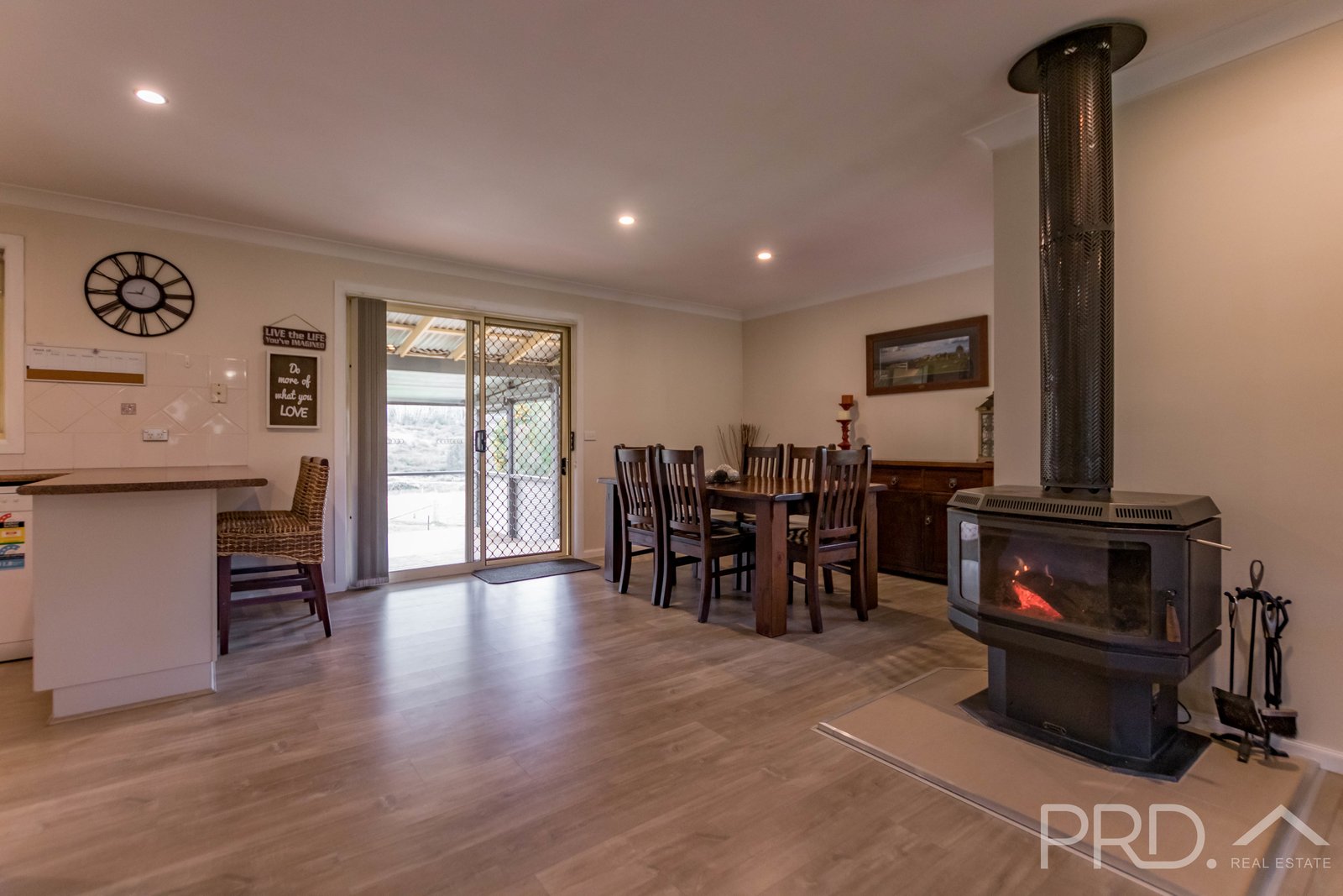 32 Quartz Street ADELONG 15