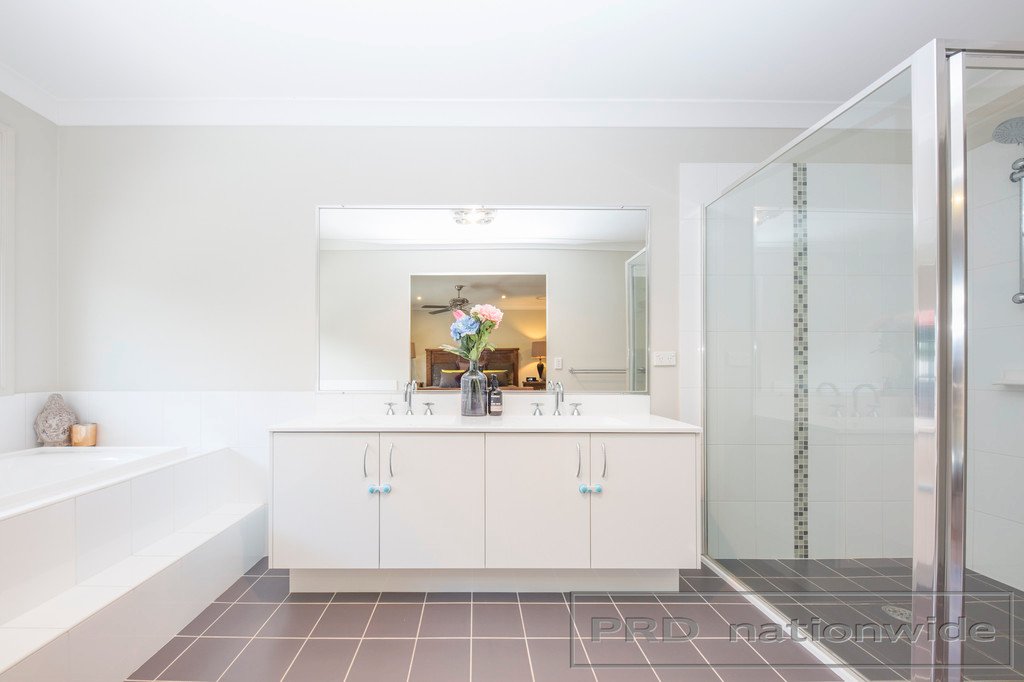 32 River Oak Avenue GILLIESTON HEIGHTS 17