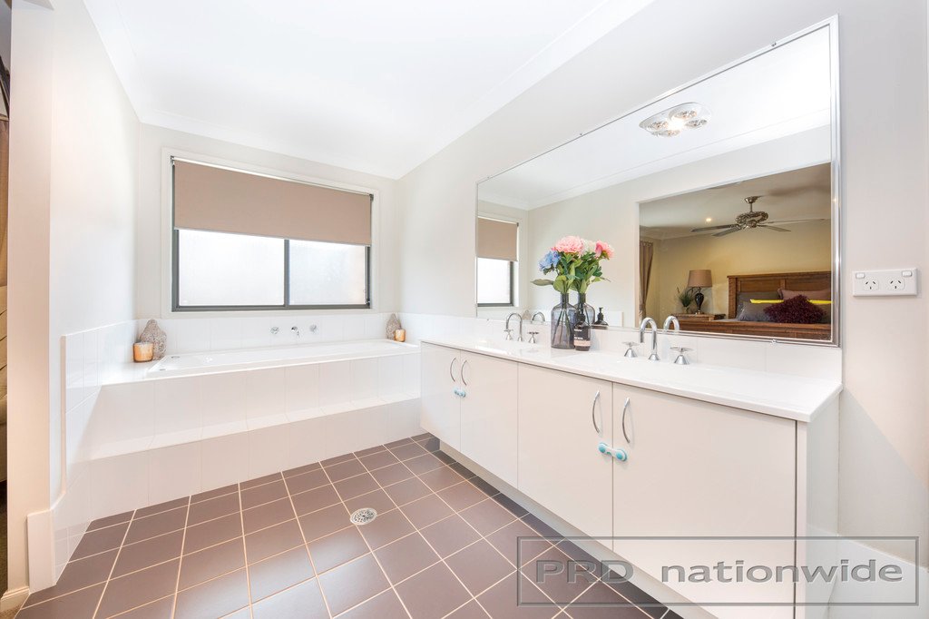 32 River Oak Avenue GILLIESTON HEIGHTS 18