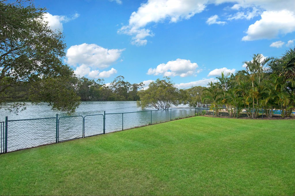32 Riverside Drive CURRUMBIN WATERS 9
