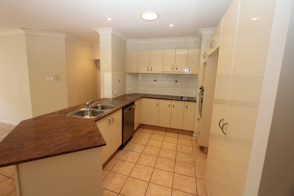 32 Riverwood Drive ASHMORE 5