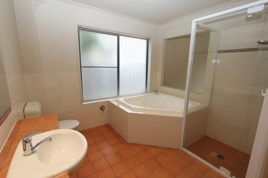 32 Riverwood Drive ASHMORE 7