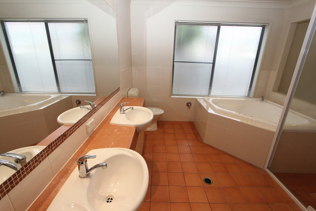 32 Riverwood Drive ASHMORE 8