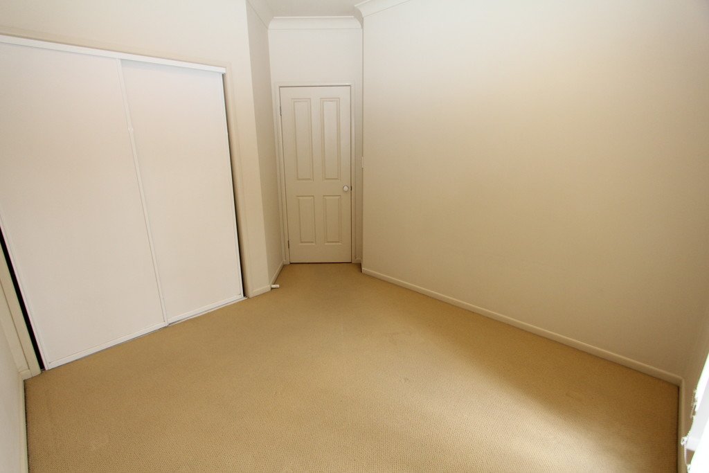 32 Riverwood Drive ASHMORE 9