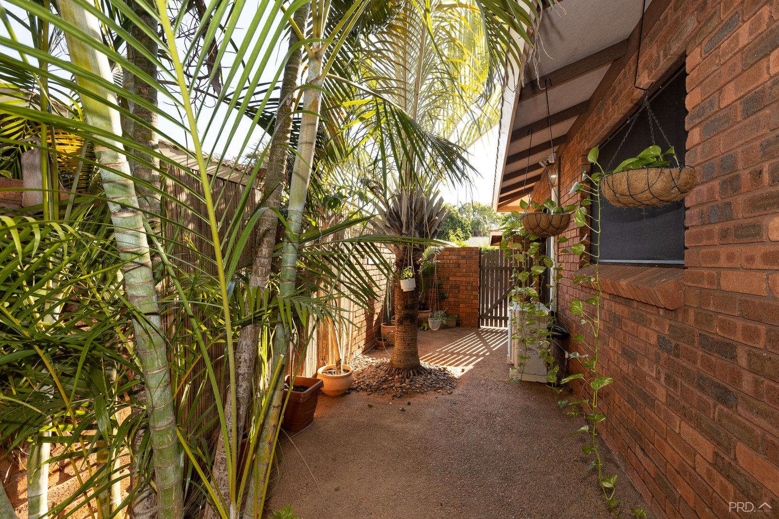 3/2 Robert Street BROOME 4