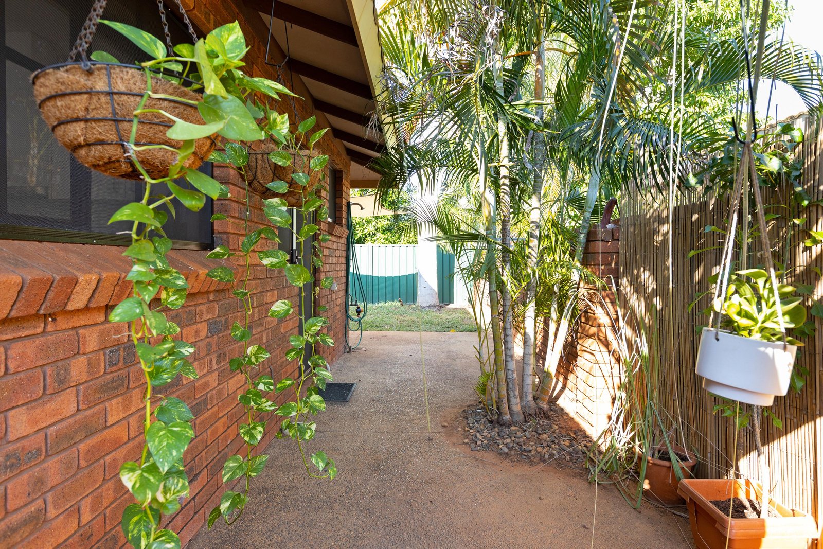 3/2 Robert Street BROOME 5