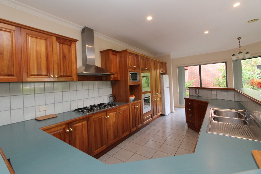 32 Robertson Drive ALFREDTON 3