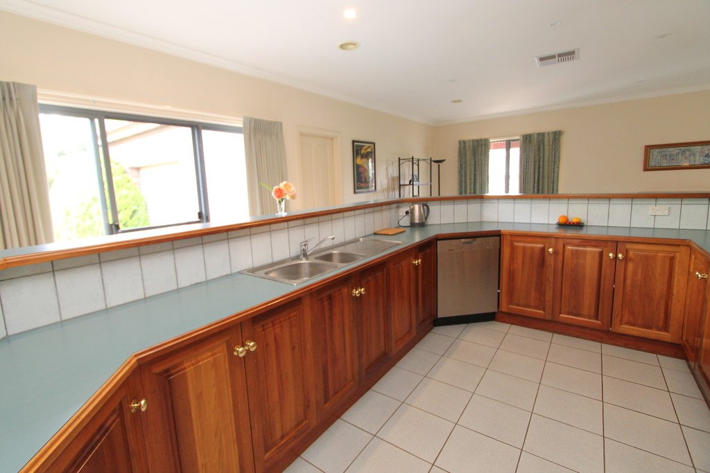 32 Robertson Drive ALFREDTON 16