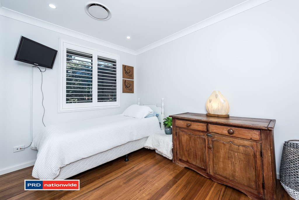 32 Ronald Avenue SHOAL BAY 26