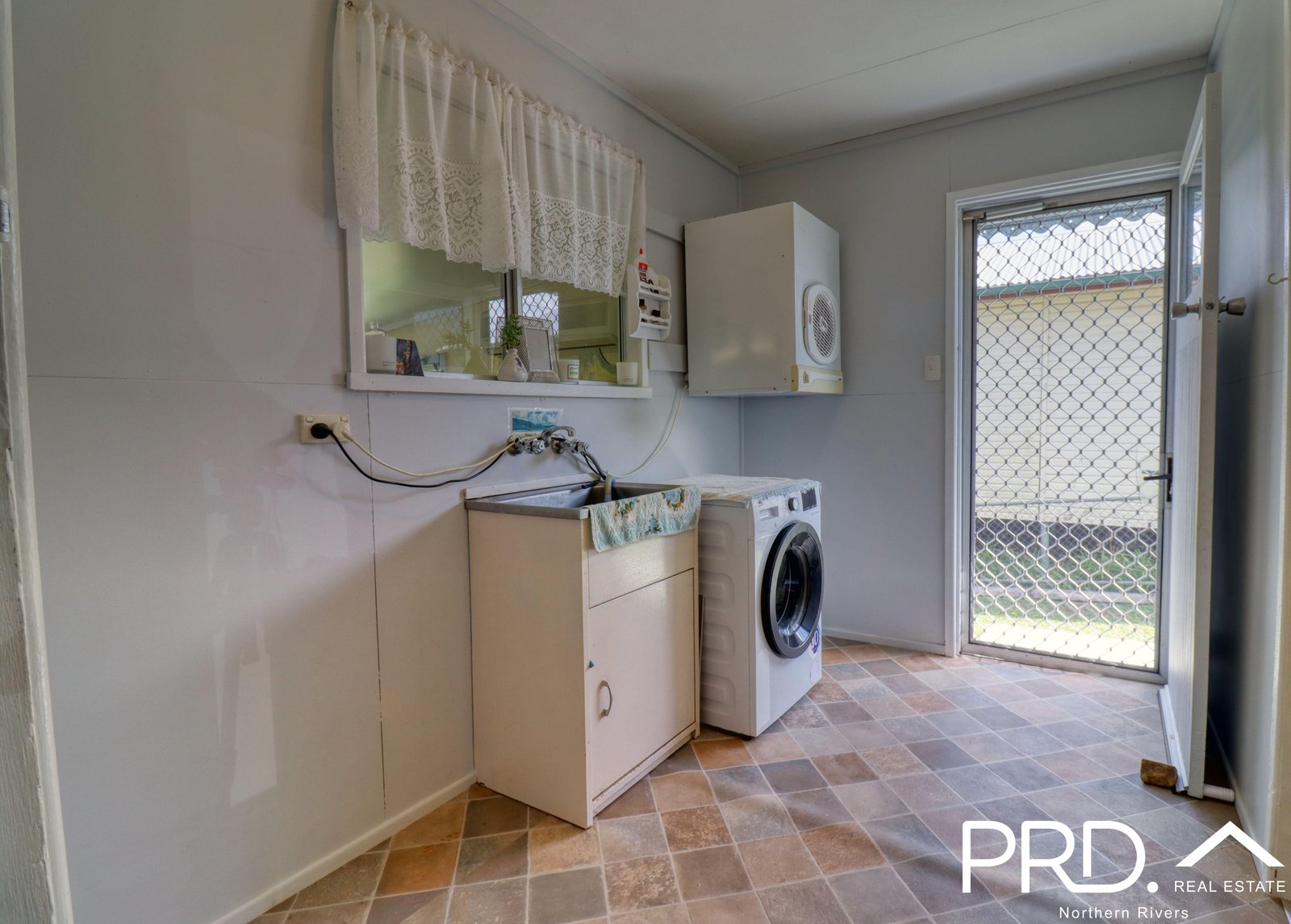32 Roseberry Street WOODENBONG 13