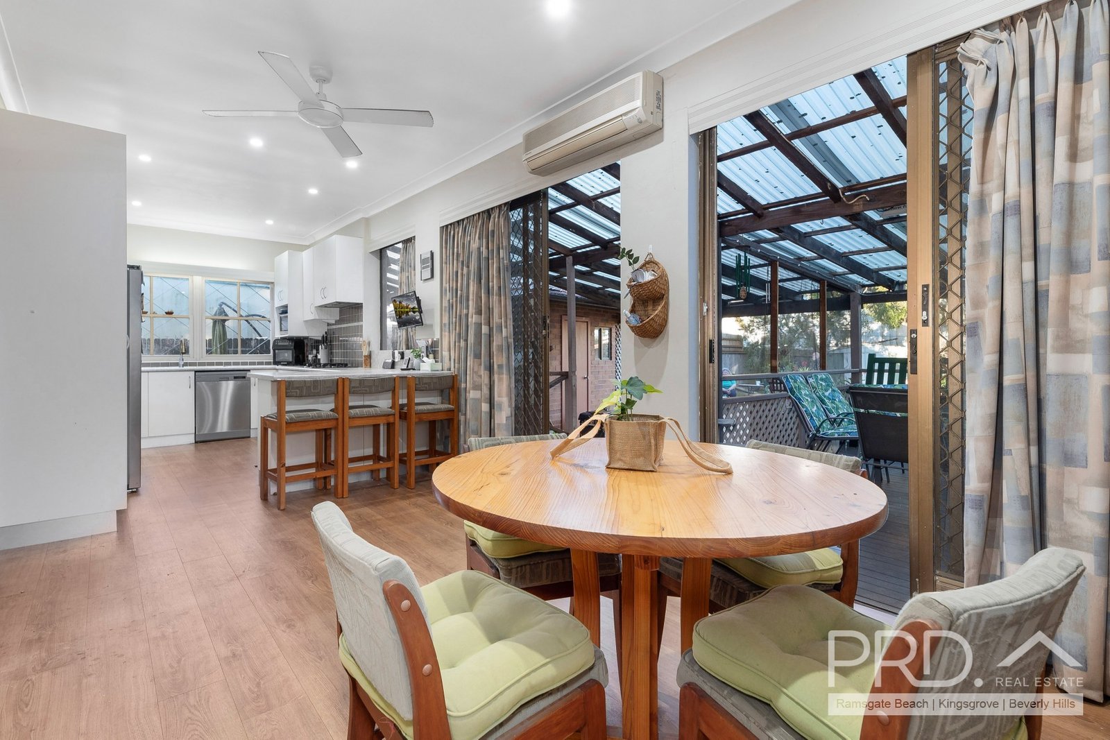 32 Ross Street GLADESVILLE 9