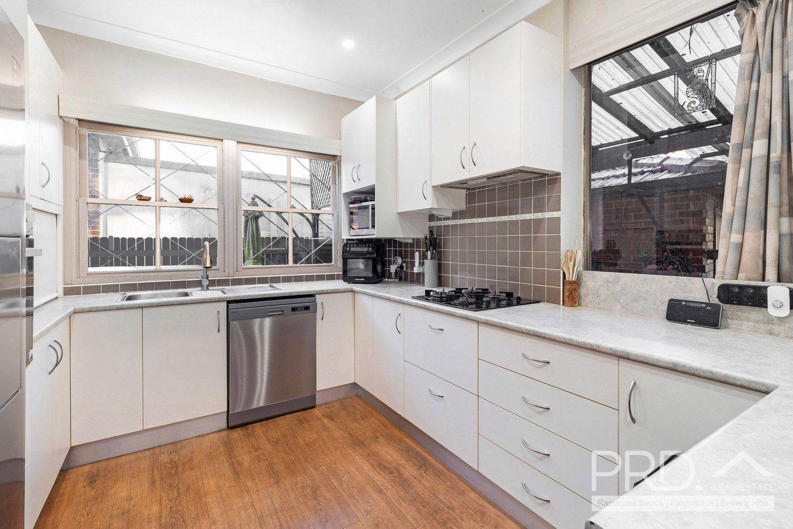 32 Ross Street GLADESVILLE 10