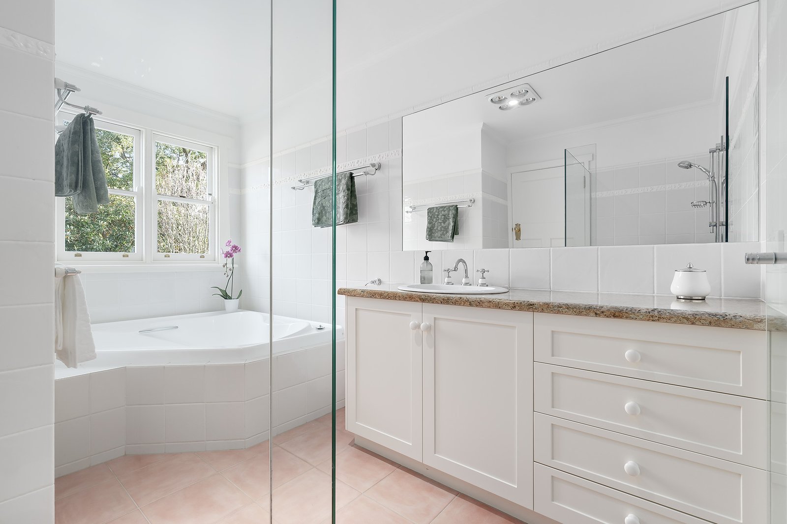 Real Estate and Property in 32 Rowland Street, Kew, VIC