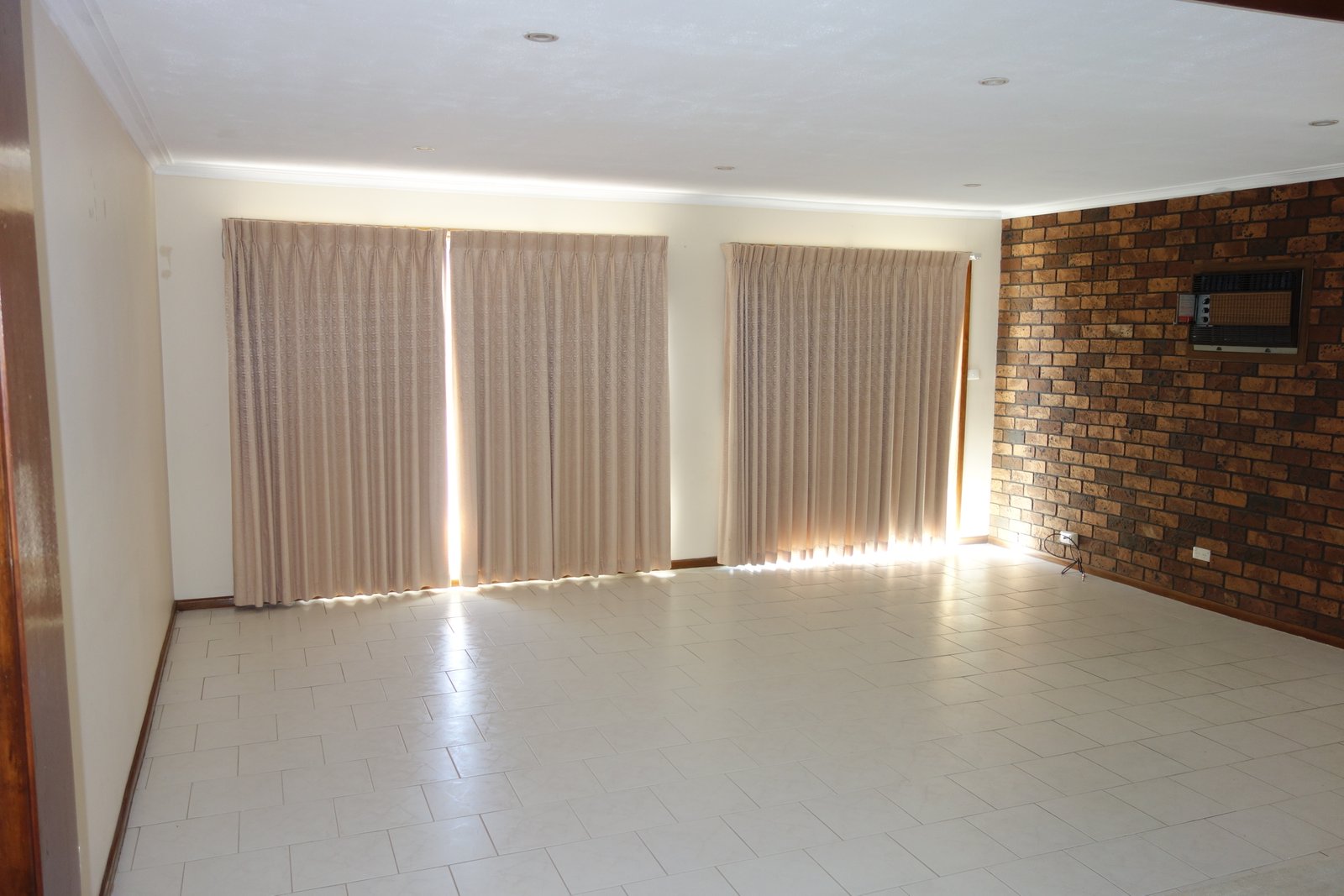 Gallery: 32 Royena